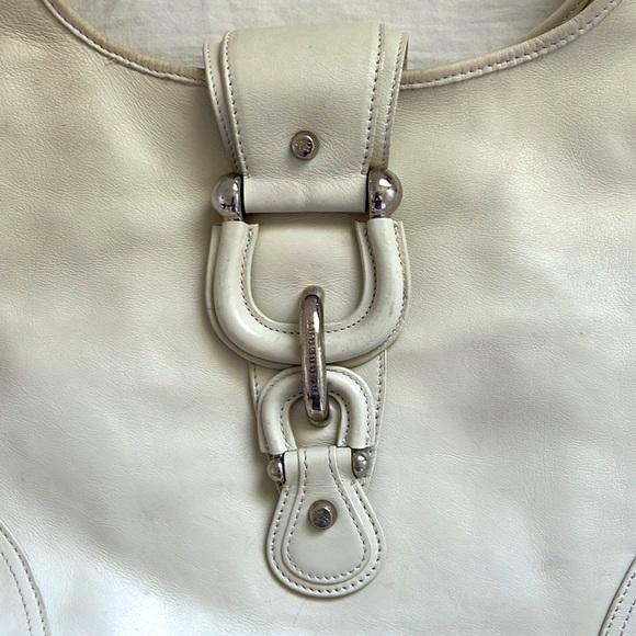 Burberry Hillgate White Leather Hobo Bag - Picture 4 of 15